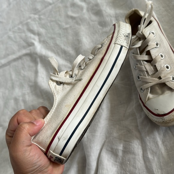 Converse Chuck Taylor’s - Picture 4 of 6